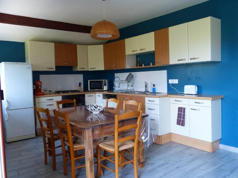 Appartement Dans Maison Brié-et-Angonnes Exteriör bild