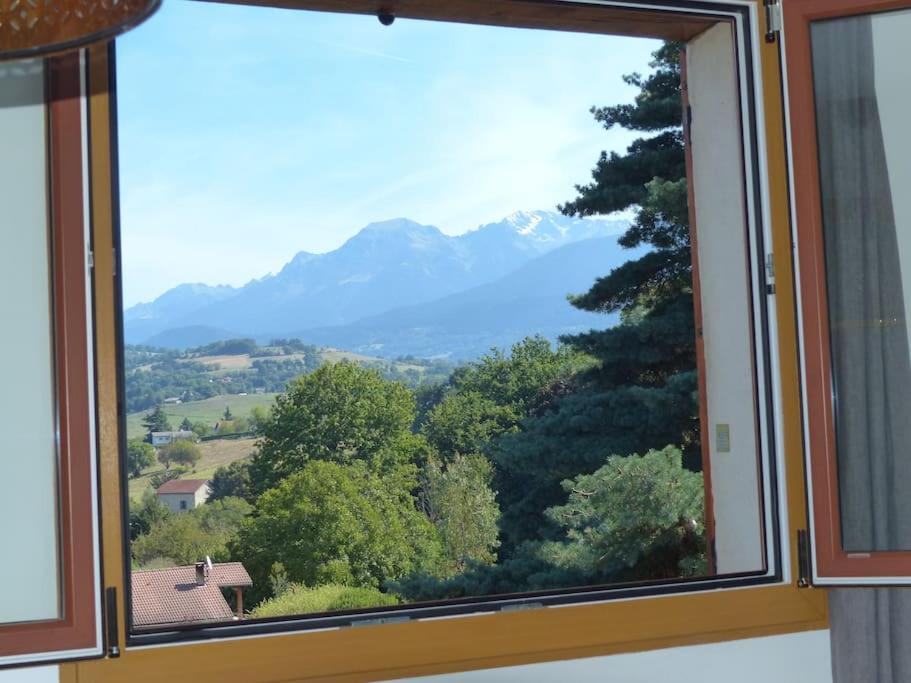 Appartement Dans Maison Brié-et-Angonnes Exteriör bild